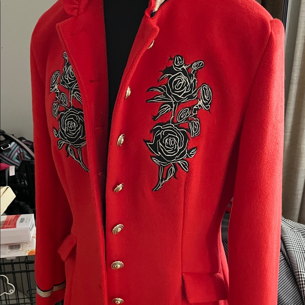 Elegant Red Embroidered Women's Blazer - Picture 2 of 8